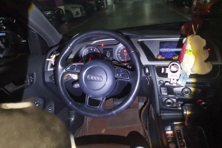 Used Audi A4L 2016 35 TFSI Collection Edition S line Comfort Model Steering Wheel