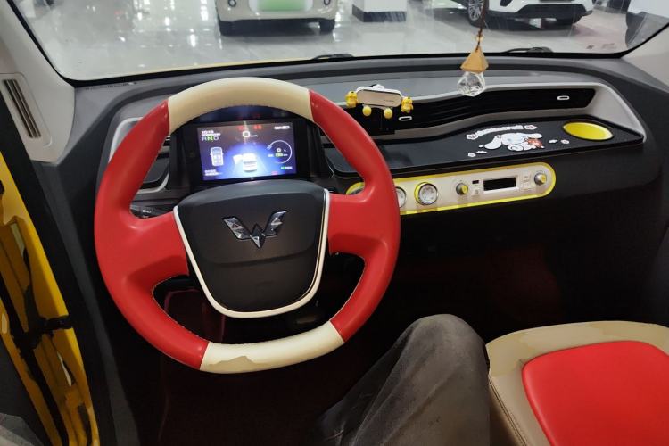 Used Wuling Hongguang MINIEV 2021 Macaron Premium Model – Lithium Iron Phosphate