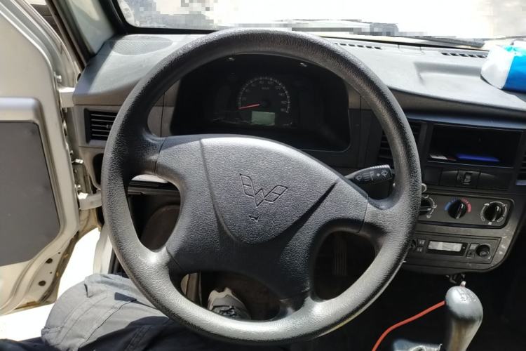 Used Wuling Zhiguang 2020 1.2L Practical Model China VI LSI Steering Wheel