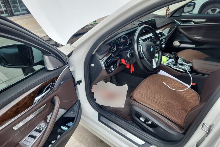 Used BMW 5 Series 2019 525Li Luxury Package
