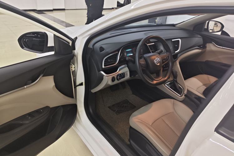 Used Buick GT 2017 15N Automatic Elite Version Driver Seat