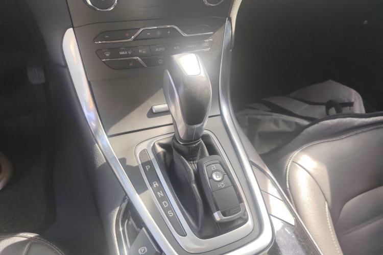 Used Ford Edge 2018 EcoBoost 245 Four-Wheel Drive Titanium 7-Seater
