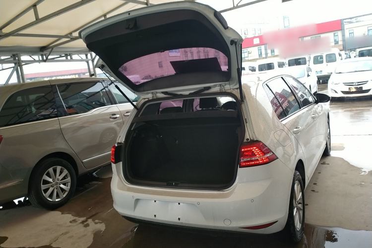 Used Volkswagen Golf 2016 1.6L Automatic Fashion Model