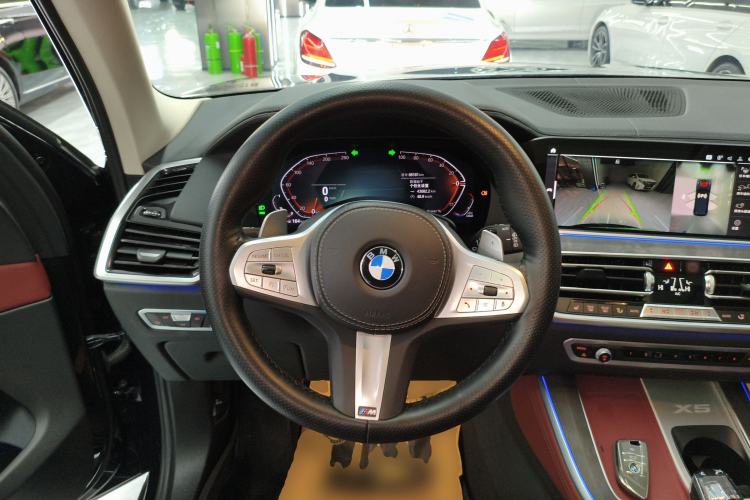 Used BMW X5 2022 xDrive 30Li Luxury M Sport Package