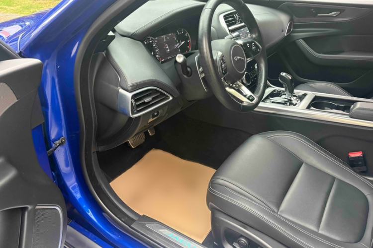 Used Jaguar XEL 2020 2.0T 200 PS R-DYNAMIC S Advanced Sport Edition Interior 4