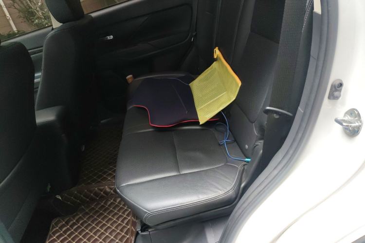 Used Mitsubishi Outlander 2018 2.0L Two-Wheel Drive Glory Edition 5 Seats
