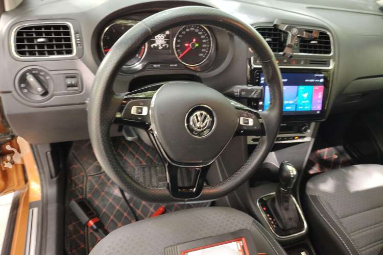 Used Volkswagen Polo 2018 1.5L Cross Polo Automatic
