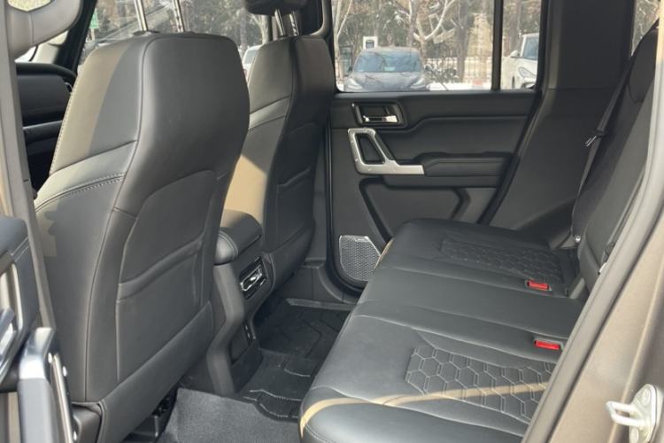 Used 212 T01 2024 2.0T Mechanic
