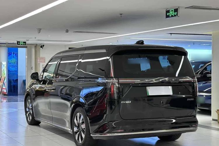 Used Volvo EM90 2025 Ultra Six-Seater