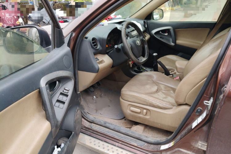 Used Toyota RAV4 2011 2.4L Manual 4x4 Luxury Edition
