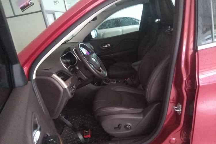 Used Jeep Cherokee 2017 2.0L Superior Edition Left Front Seat