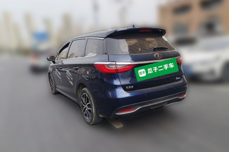 Used BYD Song MAX 2018 1.5T Automatic Smart Connect Elite Model with 6 Seats
