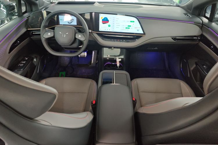 Used Hongqi EH7 2025 640 All-Wheel Drive Smart Selection Edition Center Console