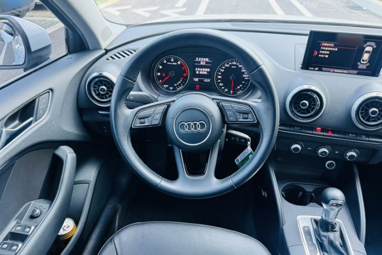 Used Audi A3 2017 Limousine 35 TFSI Fashion Model Interior 3