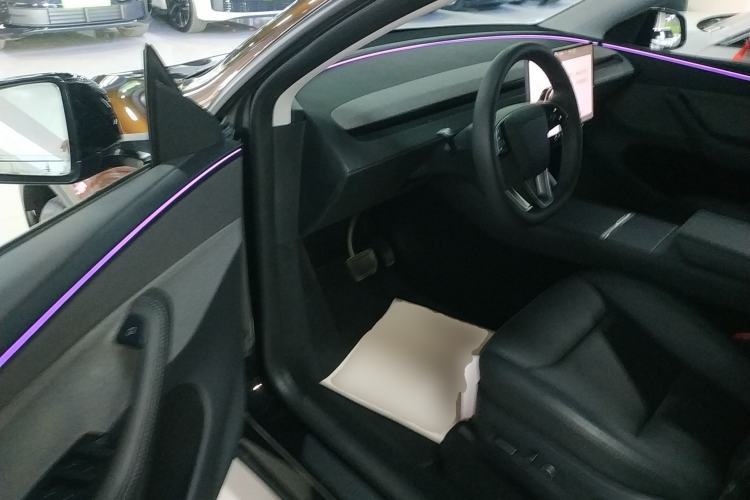 Used Tesla Model Y 2025 Rear-Wheel-Drive Version