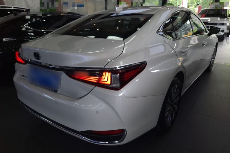 Used Lexus ES 2023 200 Excellence Edition
