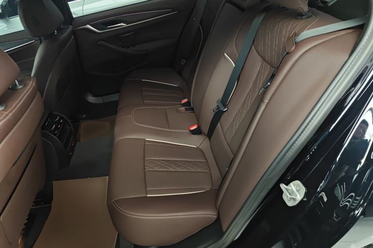 Used BMW 5 Series 2023 530Li Leading Model M Sport Package Left Rear Seat