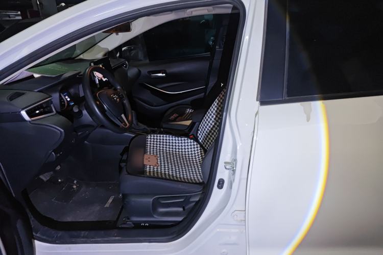 Used Toyota Corolla 2021 Dual-Motor 1.8L E-CVT Elite Edition Left Front Seat