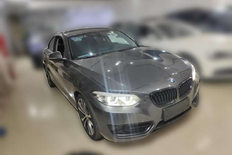 Used BMW 2 Series 2019 225i Sport Design Package Front Right 45 Deg