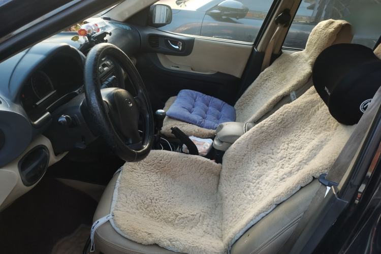 Used Huatai Santa Fe Classic 2012 2.0L Gasoline Manual Two-Wheel Drive with Sunroof
