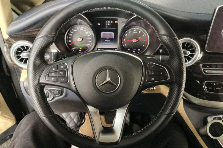 Used Mercedes-Benz V-Class 2018 V 260 Avantgarde Edition China VI