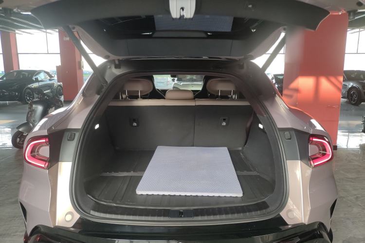 Used Xiaomi Auto YU7 2025 Ultra-Long Range High-Performance All-Wheel-Drive Max Edition