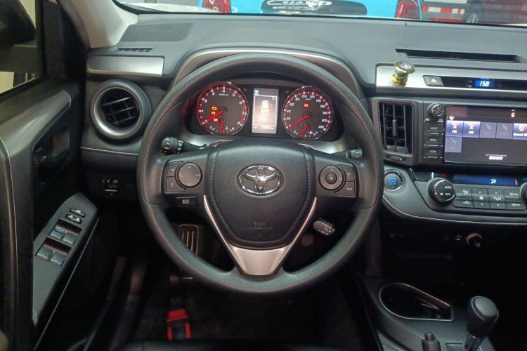 Used Toyota RAV4 2019 2.0L CVT Two-Wheel Drive Fashion X Limited Edition China V Standard
