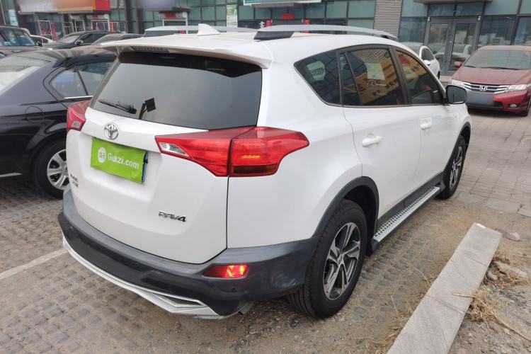 Used Toyota RAV4 2015 2.0L CVT Two-Wheel Drive Fashion Edition