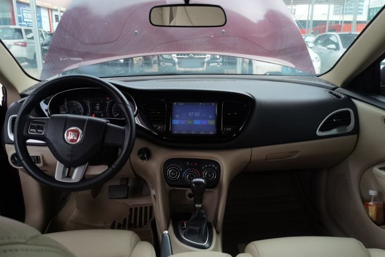 Used Fiat Viaggio 2012 1.4T Automatic Jingxiang Edition Center Console