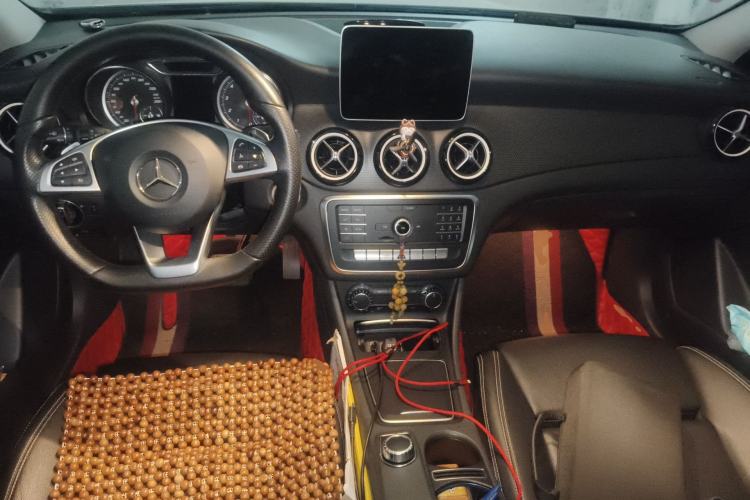 Used Mercedes-Benz GLA 2018 GLA 200 Sport Edition Center Console