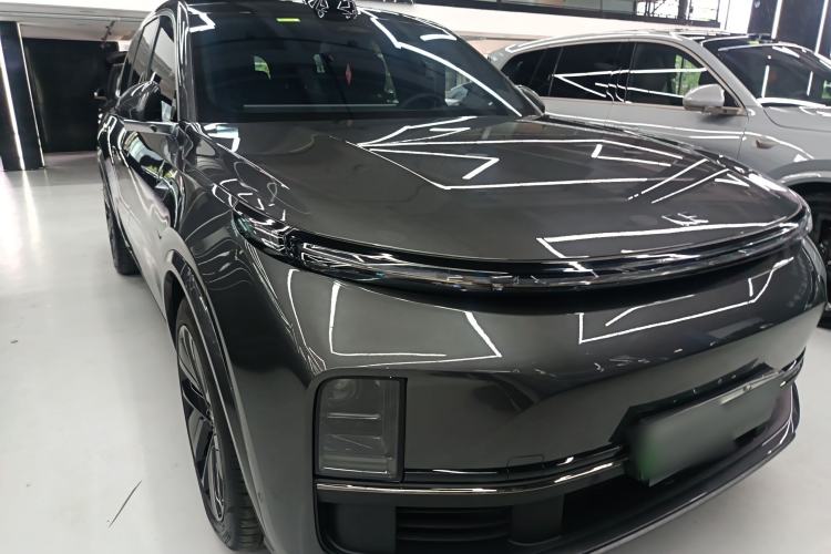 Used Li Auto L9 2022 Max model Front Right 45 Deg