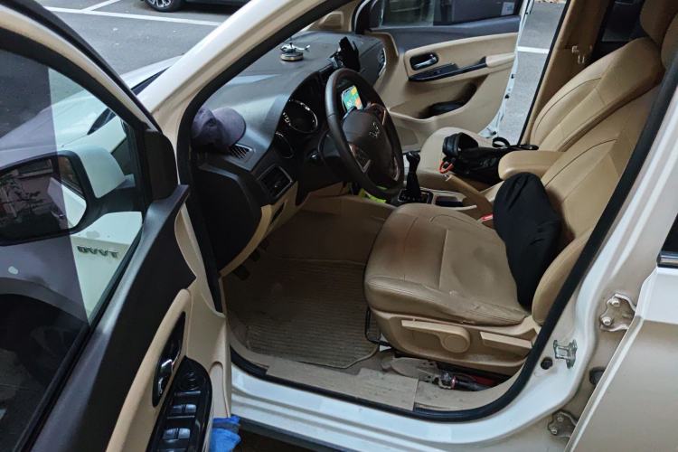 Used Wuling Hongguang 2016 1.5L S1 Deluxe Model China V-standard
