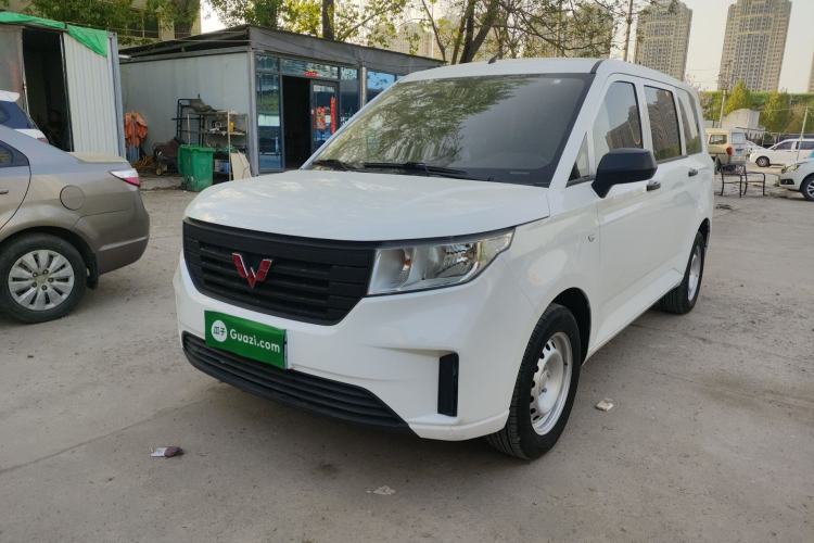 Used Wuling Hongguang PLUS 2020 1.5L Manual Standard Edition 5 Seats