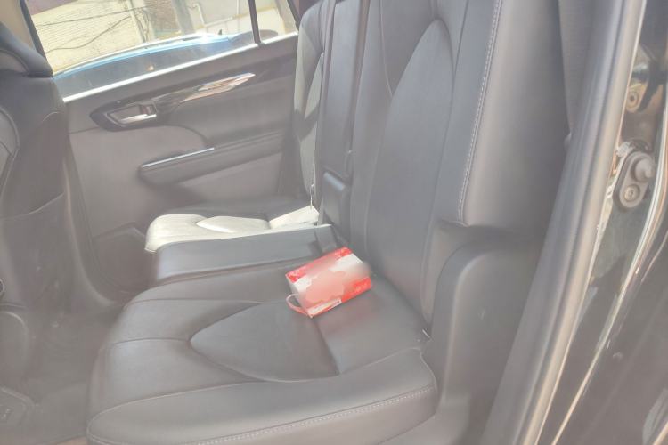 Used Toyota Highlander 2022 Dual-Engine 2.5L Four-Wheel Drive Prestige Version 7 Seats Interior 4