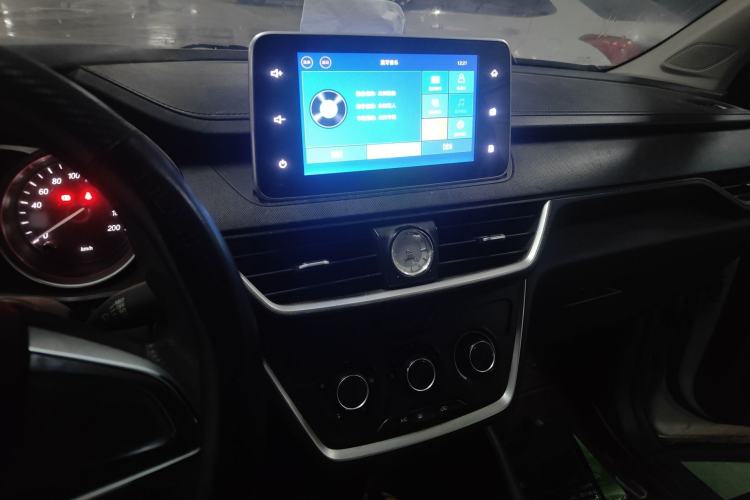 Used Wuling Hongguang S3 2019 Automatic Clutch Version 1.5L Manual Comfort Model China V Standard Audio And AC Panel