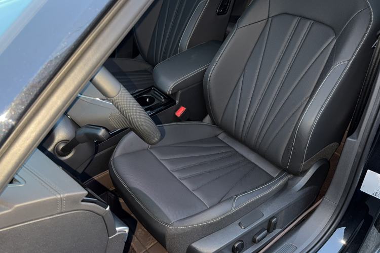 Used Volkswagen Passat 2025 Premium Version 380TSI Dragon Edition