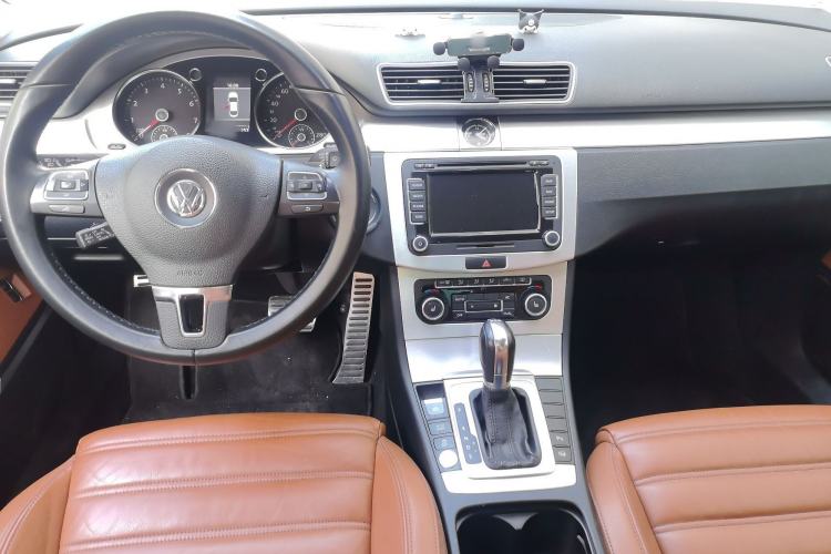Used Volkswagen FAW-Volkswagen CC 2012 2.0 TSI Ultimate Edition Center Console
