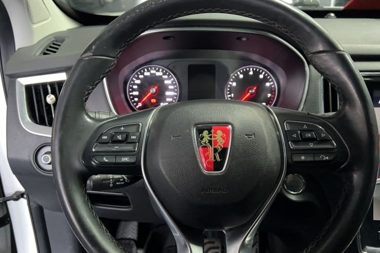 Used Roewe RX5 2016 20T Two-Wheel Drive Automatic Internet Smart Edition
