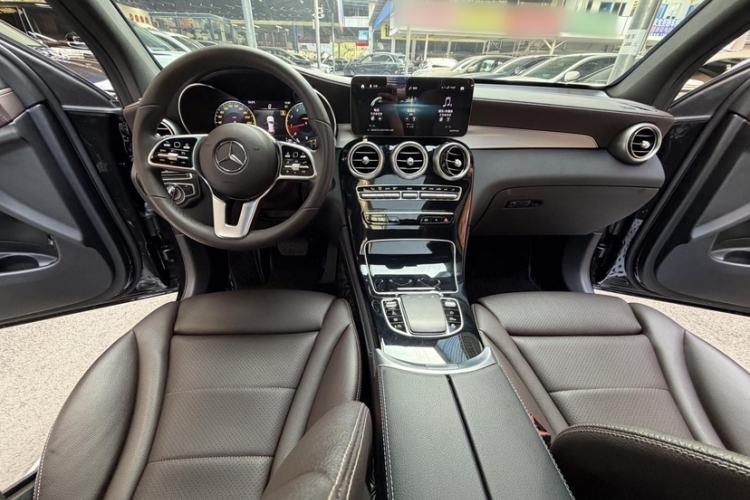 Used Mercedes-Benz GLC 2022 Second Facelift GLC 260 L 4MATIC Dynamic Edition Interior 5