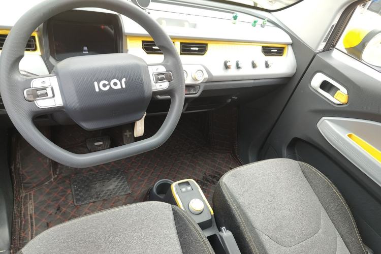 Used Chery QQ Ice Cream 2022 170km Sundae Phosphate Lithium-Ion Center Console