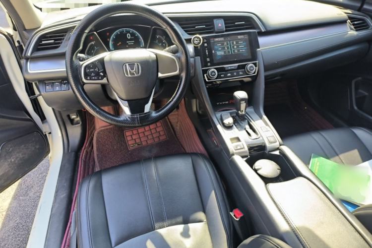 Used Honda Civic 2016 220TURBO CVT Luxury Edition Center Console