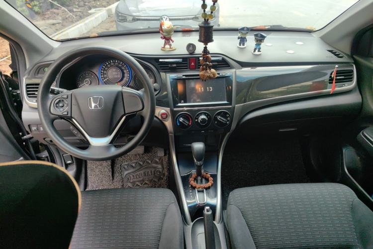 Used Honda Crider 2015 1.8L automatic luxury edition