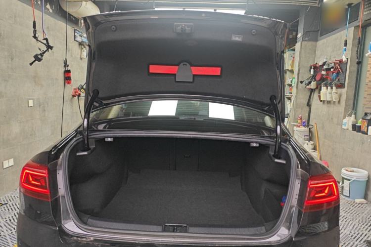 Used Volkswagen Magotan 2020 330TSI DSG Luxury Edition Trunk