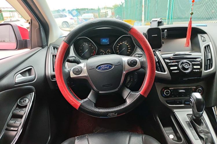 Used Ford Focus 2012 Sedan 1.6L Automatic Fashion Edition Steering Wheel