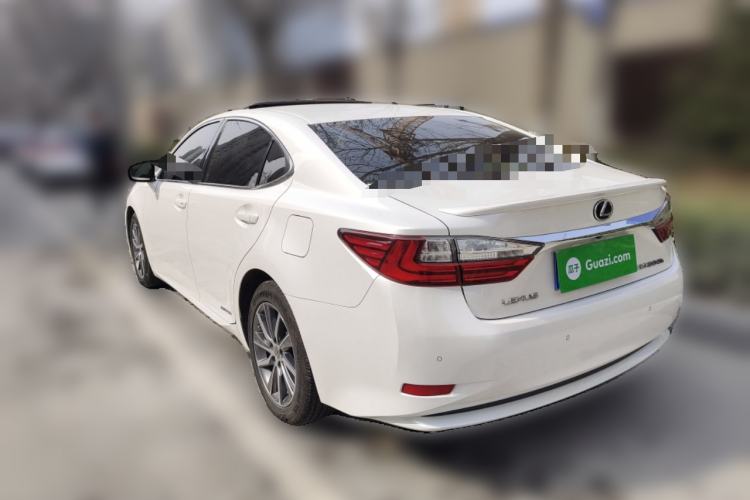 Used Lexus ES 2017 300h Mark Levinson Comfort Edition