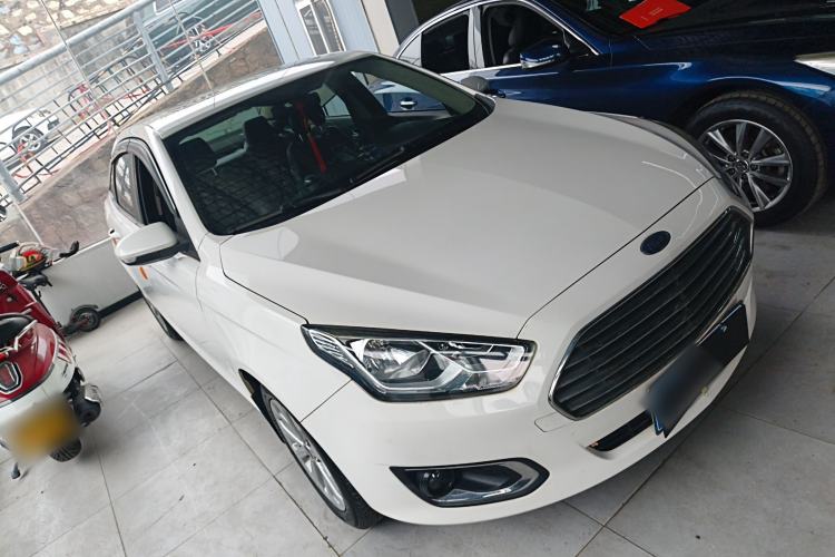 Used Ford Escort 2017 Happy Edition 1.5L Manual Fashion Model Front Right 45 Deg