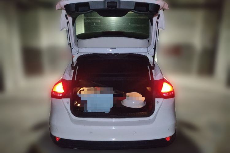 Used Ford Focus 2015 Hatchback EcoBoost 125 Automatic Supreme Style Edition Trunk