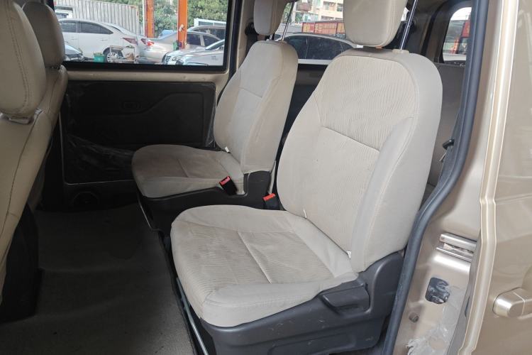 Used Wuling Rongguang V 2018 1.5L Standard Version