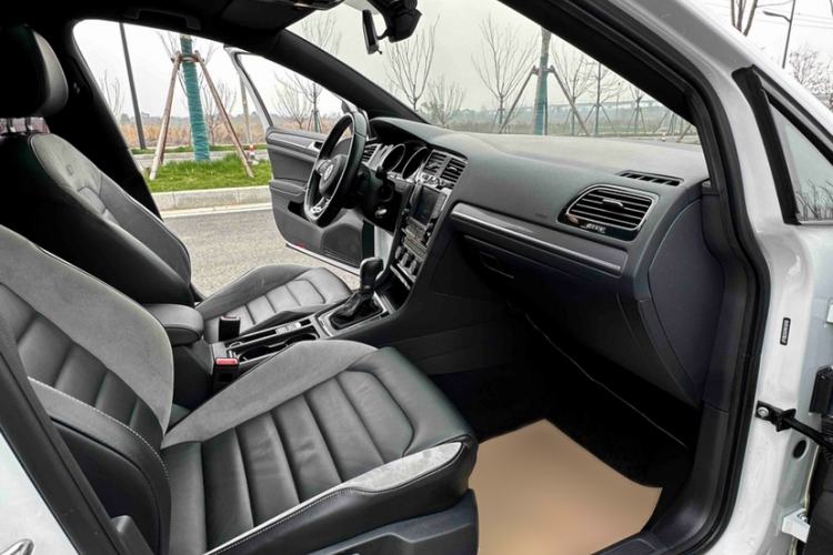 Used Volkswagen Golf 2017 280TSI Automatic R-Line Million-Vehicle Commemorative Edition
