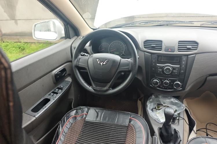 Used Wuling Hongguang 2018 1.5L Classic S Standard Model Steering Wheel